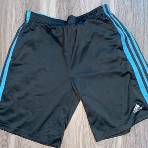 Men’s adidas shorts size L
